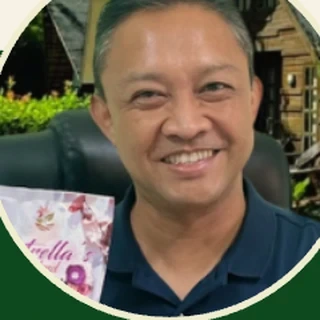 Ronald Cudiamat, CEO of EMV Flower Farm